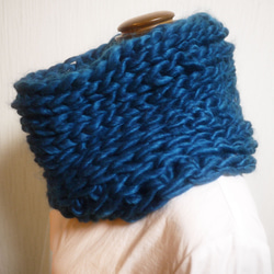 【冬物限定セール】インディゴブルーの首すっぽりスヌード メリヤス編みとガーター編みのリバーシブル 2枚目の画像