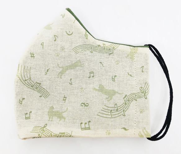 【送料無料】ポケット付き 立体春マスク コットンリネン 森の猫の音楽会 エクリュベージュに緑のレイヤード重ね 5枚目の画像