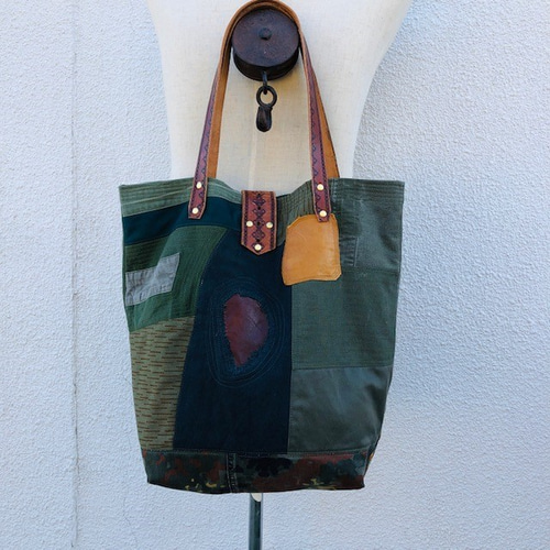 ミリタリーリメイクトートバッグ ARMY パッチワーク トートバッグ KBR