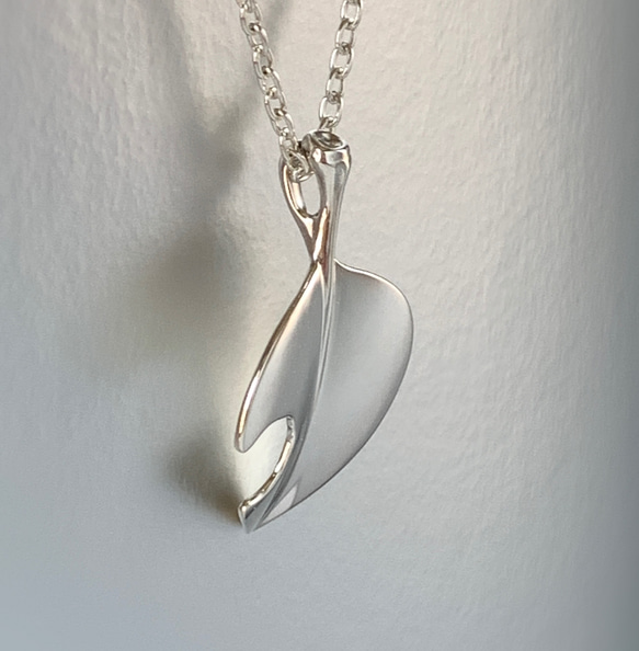 虫喰いリーフペンダント・チョーカー　leaf necklace•choker  SV925（スターリングシルバー) 6枚目の画像