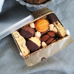 valentineの贈り物に♡　クッキー缶…chocolat　et amand… 1枚目の画像
