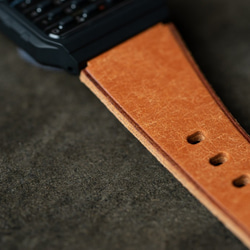 ヌメ革手縫いのベルトとシンプルで軽い時計  アシンメトリーデザイン　オルモ（即納可） 4枚目の画像