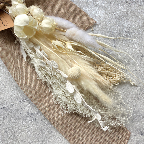 【Sold】ホワイトスワッグ 造花　リボン　レース ドライフラワーとチュールリボンの横スワッグ / プリザーブド