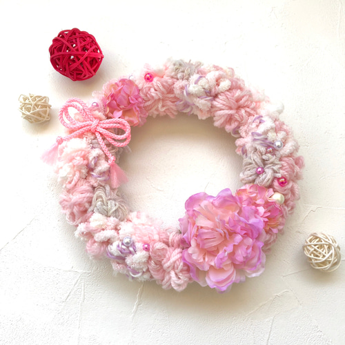 再販】毛糸玉リース☆ふわもこピンク 再販】毛糸玉リース☆ふわもこピンク
