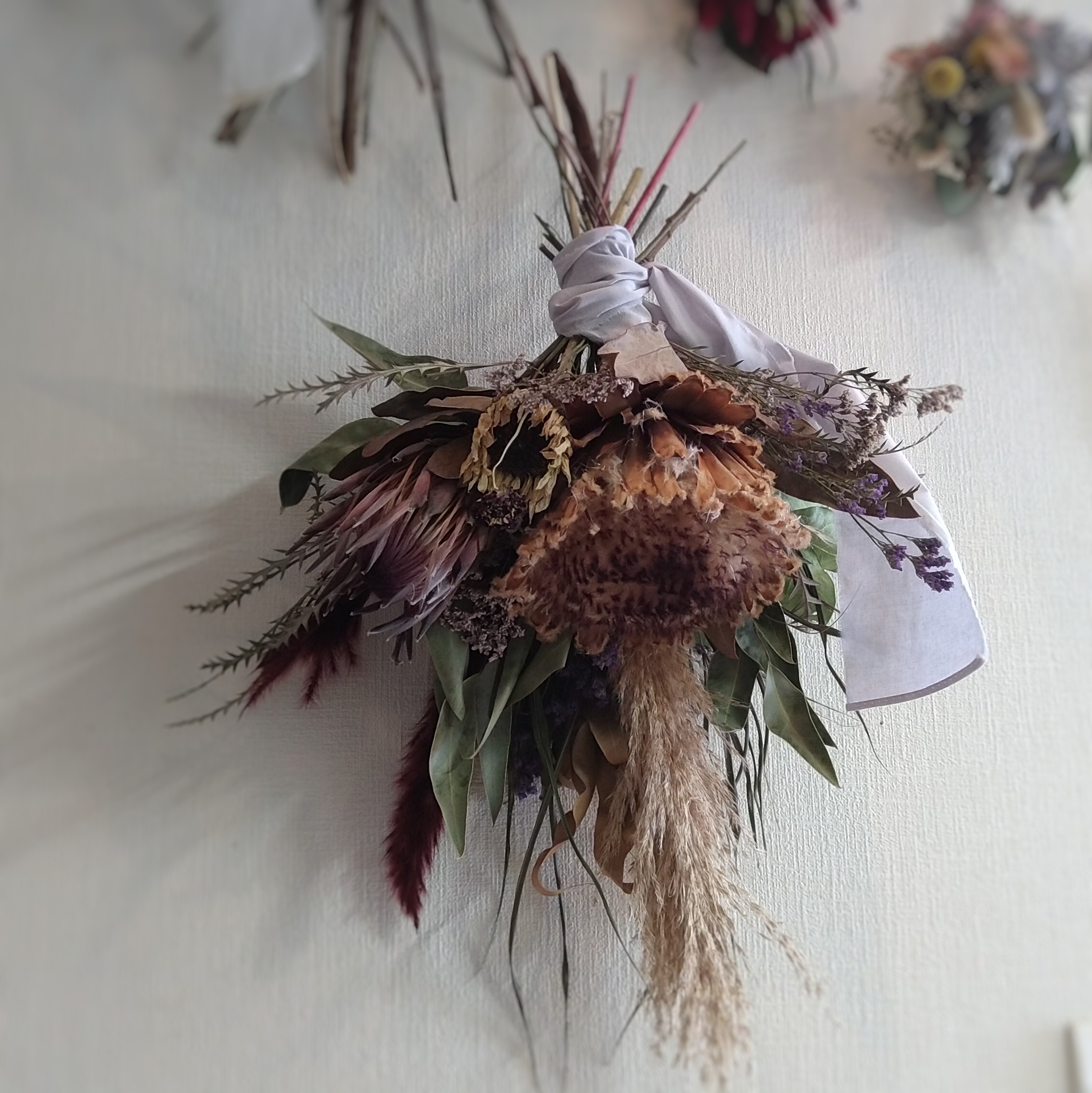 60cm＜特大プロテアブーケ＞ベージュワインカラー系