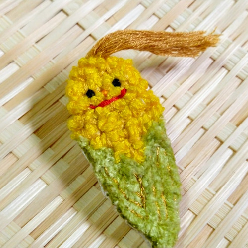 刺繍ブローチ・トウモロコシ ブローチ PUKONNU! 通販｜Creema(クリーマ 
