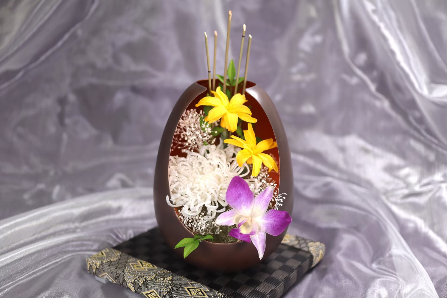 お正月　百鶴　白菊　蘭　オールドプリザーブドフラワー　仏花