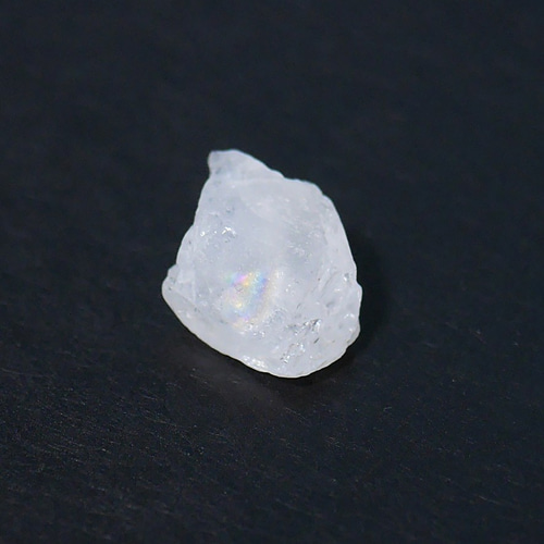 フェナカイト原石 ロシア・マリシェボ産 ほぼ結晶原石 約7.7g 朧虹