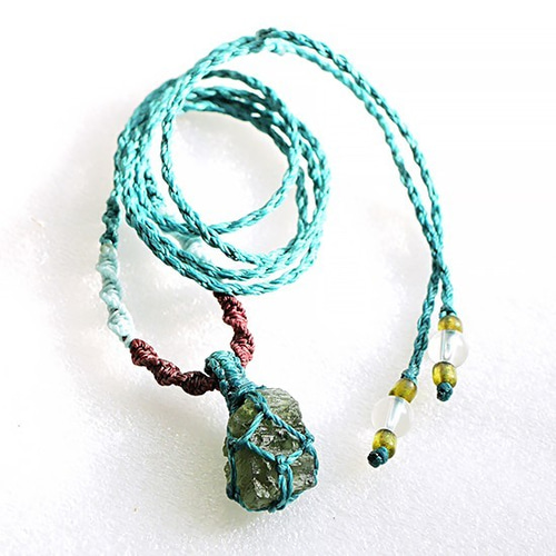 モルダバイト&ブラックオパールのマクラメペンダント 801fc54d72e49b68f63d695430ce76