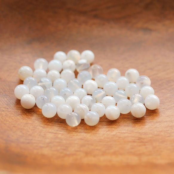 ホワイトアゲート 4mm（50粒） 2枚目の画像