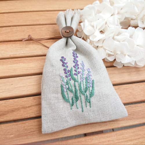 creema限定『春の福袋2021』ラベンダー刺繍のポーチとラベンダーサシェ