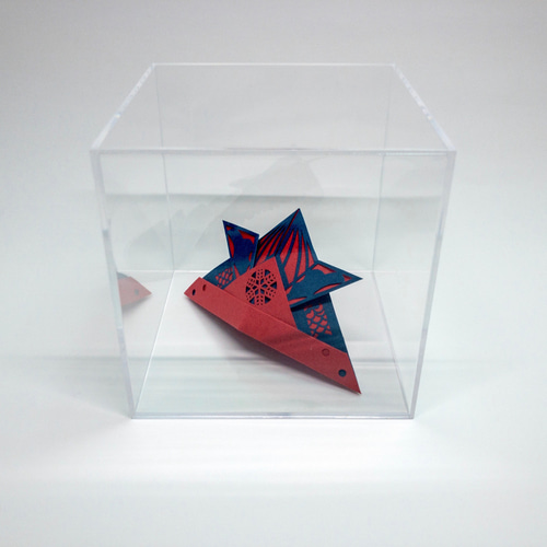 立体切り絵 〜カブト（赤）〜 切り絵 濱直史 通販 8305252｜Creema