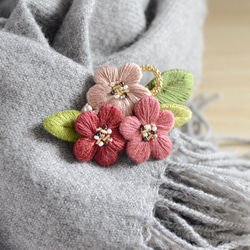 お花の刺繍ヘアクリップ　ベイクドカラー3色 2枚目の画像