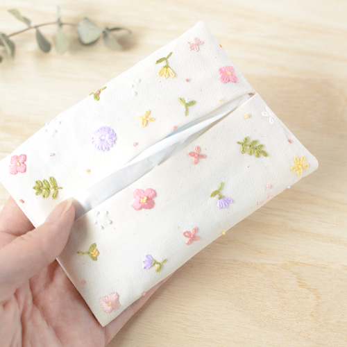 訳あり、花柄刺繍、ポケットティッシュケース、ハンドメイド 手刺繍のポケットティッシュケース【受注制作】ギフト プレゼント