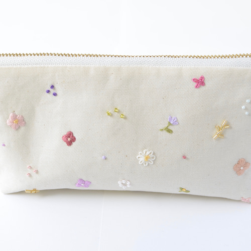 受注制作】刺繍のペンケース 内ポケット付き ペンケース fuyuri 受注制作】刺繍のペンケース 内ポケット付き ペンケース fuyuri