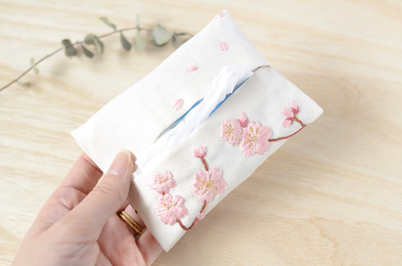 桜の刺繍ポケットティッシュケース その他ケース fuyuri 通販 8688868