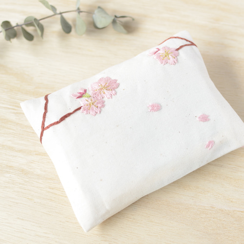 桜の刺繍ポケットティッシュケース その他ケース fuyuri 通販 8688868