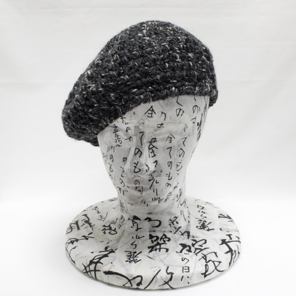 手編みのベレー帽 1枚目の画像