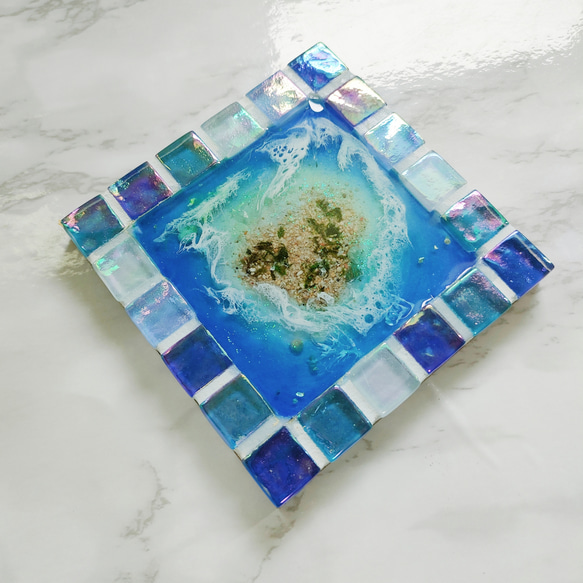 海のコースター　2枚セット　コースター　アクセサリー　ものおき　物置　ビーチ　島　ブルー　青　涼しげ　ガラス　レジン 4枚目の画像