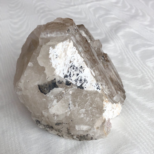 ☆カテドラル水晶｜水晶｜特大 1.3kg クラスター｜原石｜天然石