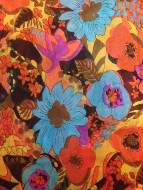 水色とオレンジのカラフル花柄／Blue and orange colorful floral pattern 1枚目の画像