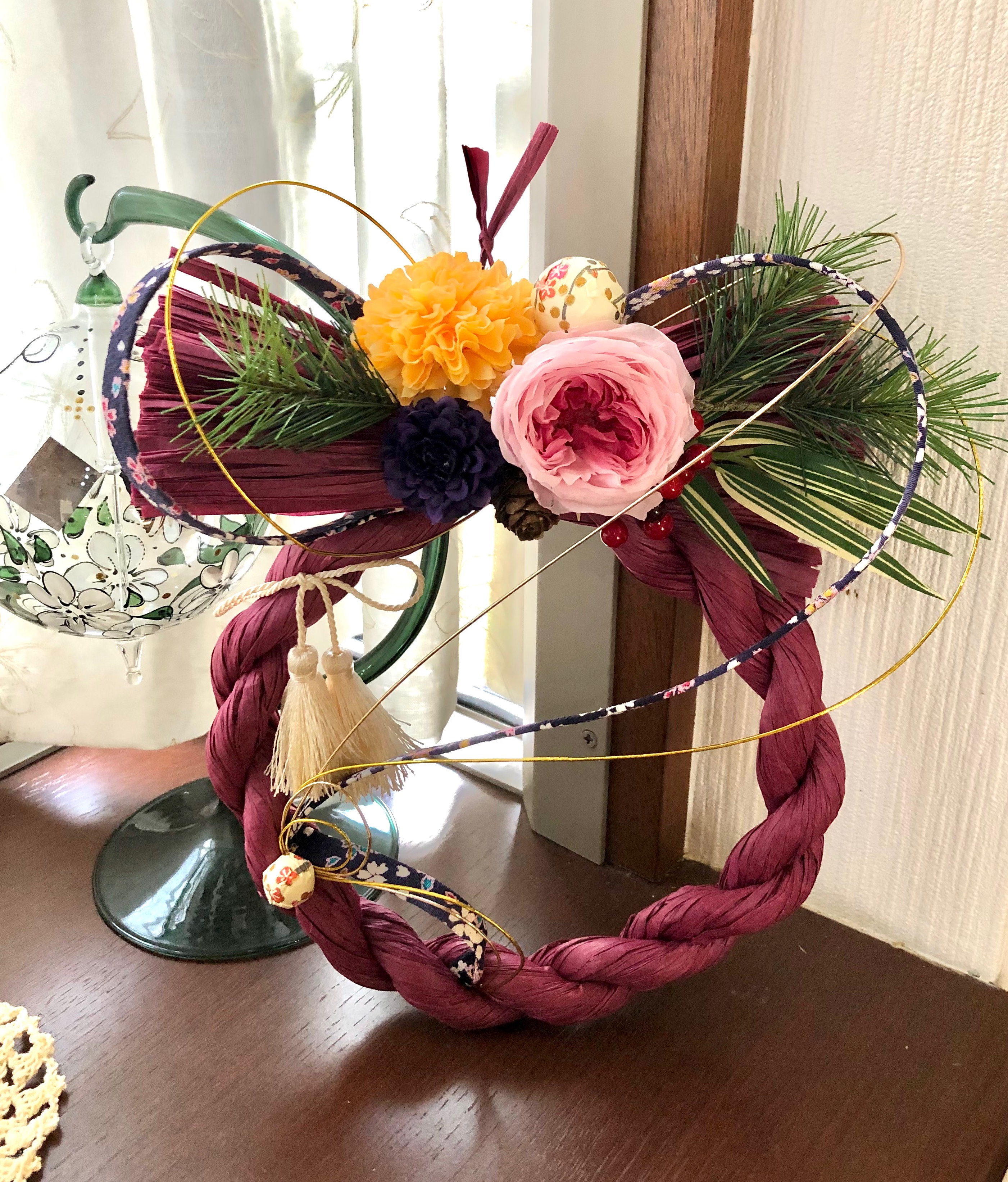 しめ縄リース赤紫ダリア小梅