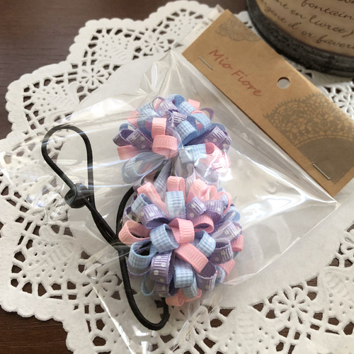ベージュピンク×オフホワイトカラー☆ ぼんぼんりぼんヘアゴム１個300円♪ ベージュピンク×オフホワイトカラー☆ ぼんぼんりぼんヘアゴム1♪
