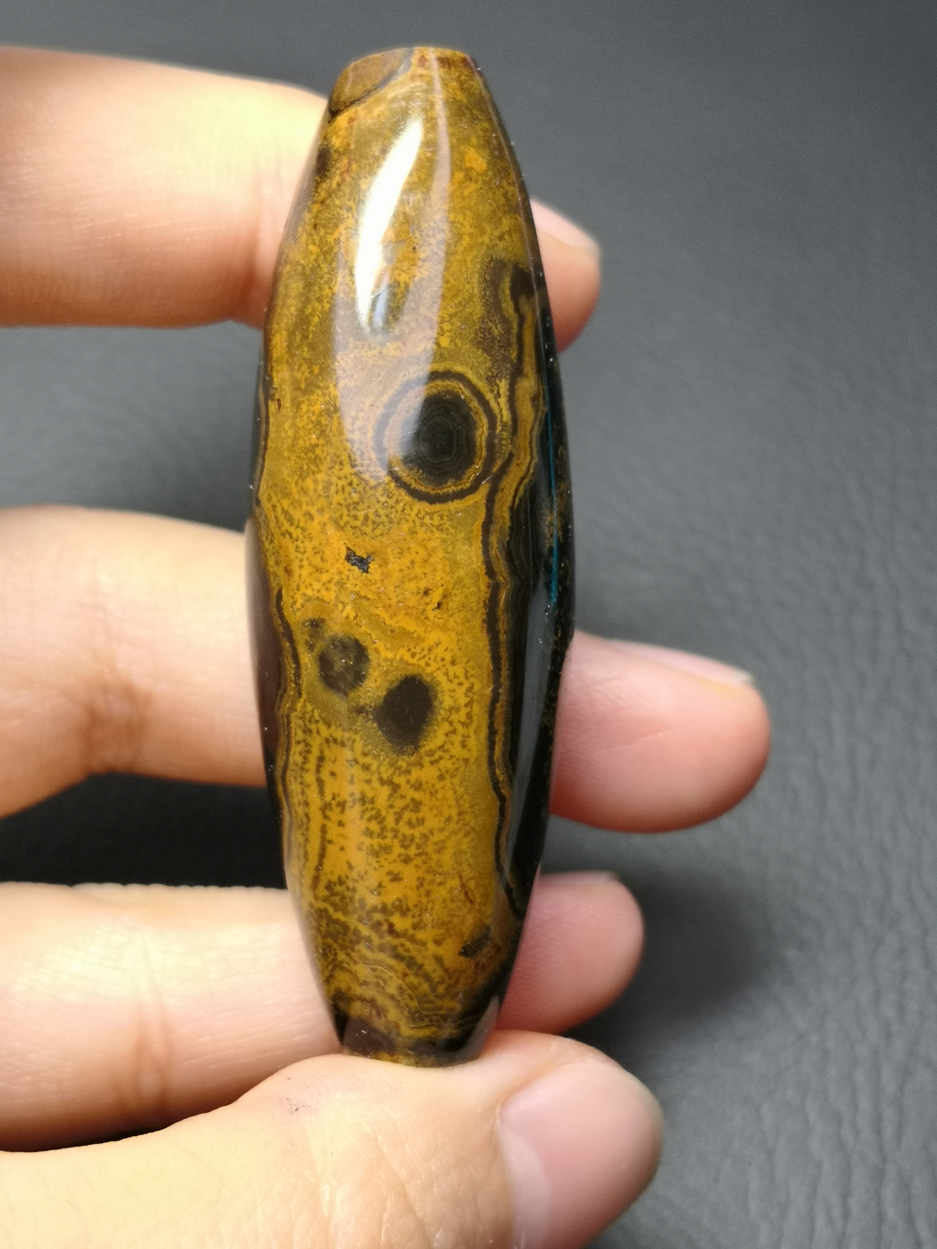 060324　超希少　8字天眼九眼頁岩石原石33*35ミリ 060324超希少8字天眼九眼頁岩石原石33*35ミリ