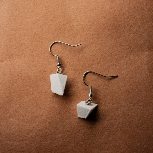 3Dプリンターピアス - FACETED ピアス（フック・チェーン） ch design