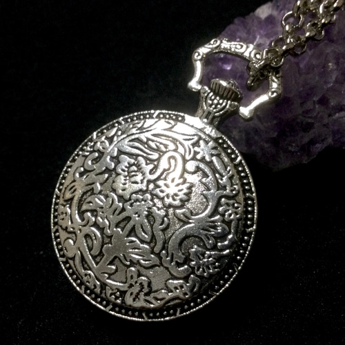 アンティーク／ヴィンテージ　ネックレス　モルフォ蝶 幻想宝石☆送料無料】本物の蝶の翅を使用！モルフォ蝶 懐中時計型