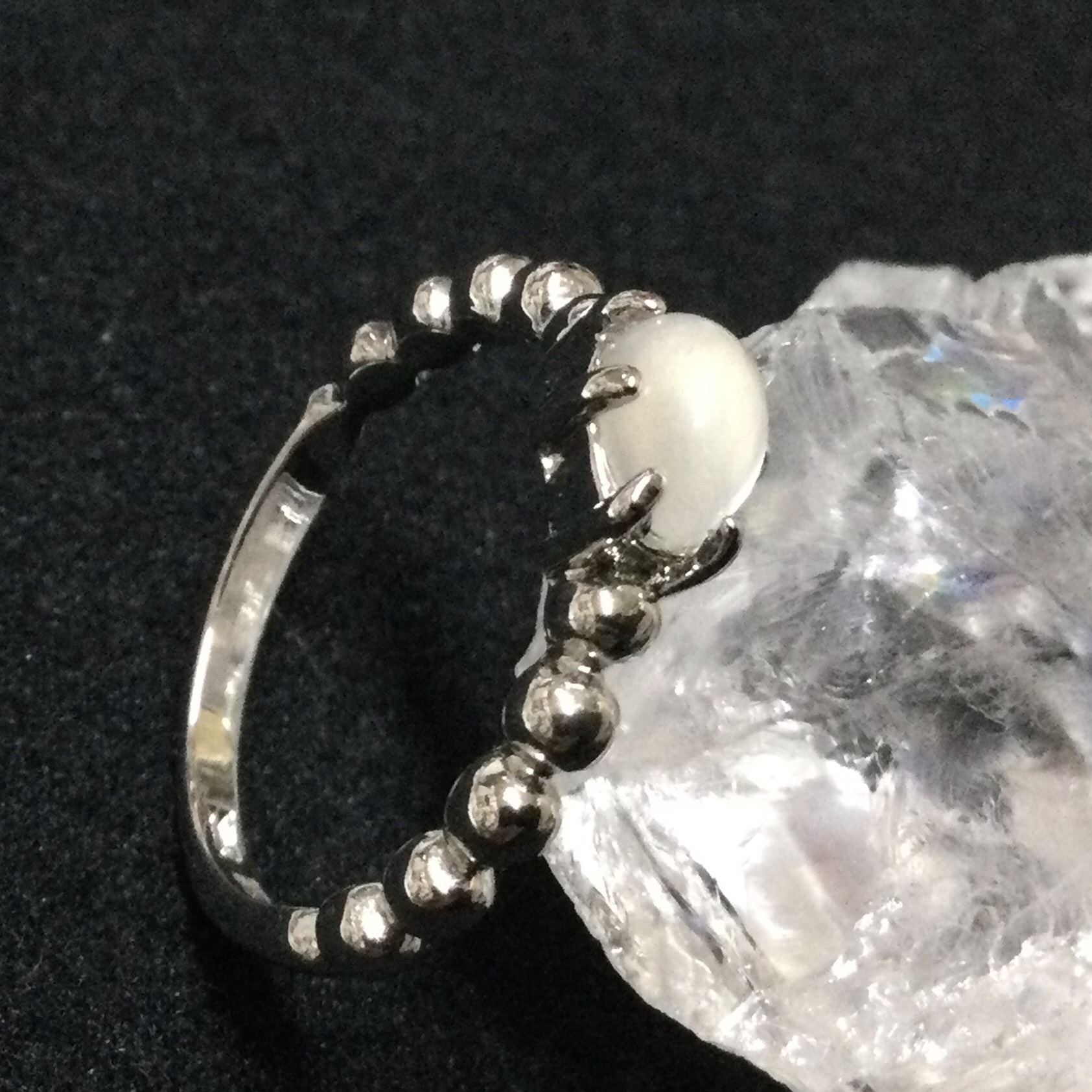 一点物☆宝石品質！ ヒーリングストーン 天然石 ムーンストーン シルバー製リング (１１号)