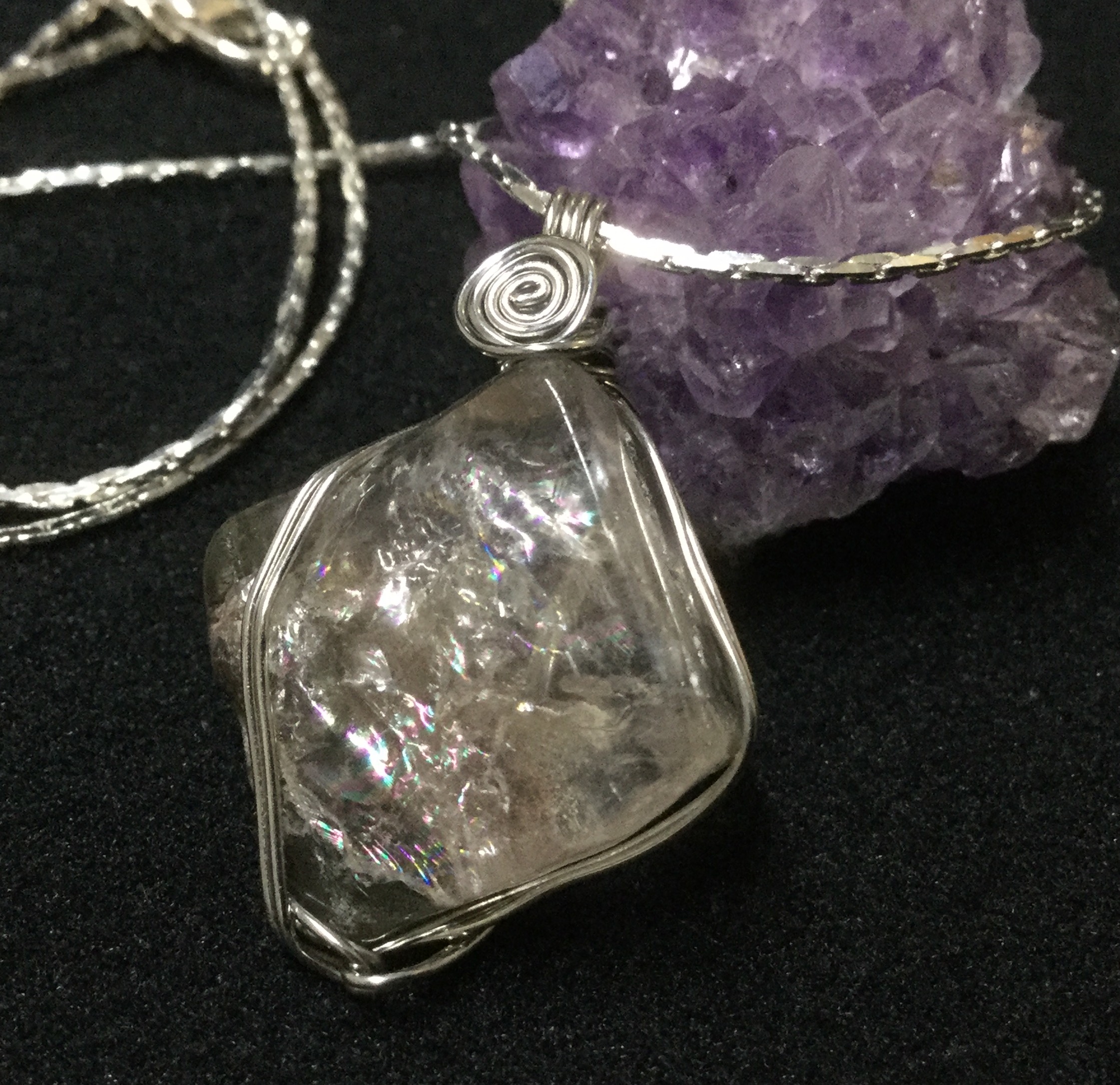 一点物☆おススメ！ ヒーリングストーン 天然石 虹＆ガーデン入りヒマラヤエレスチャル水晶 原石 ネックレス