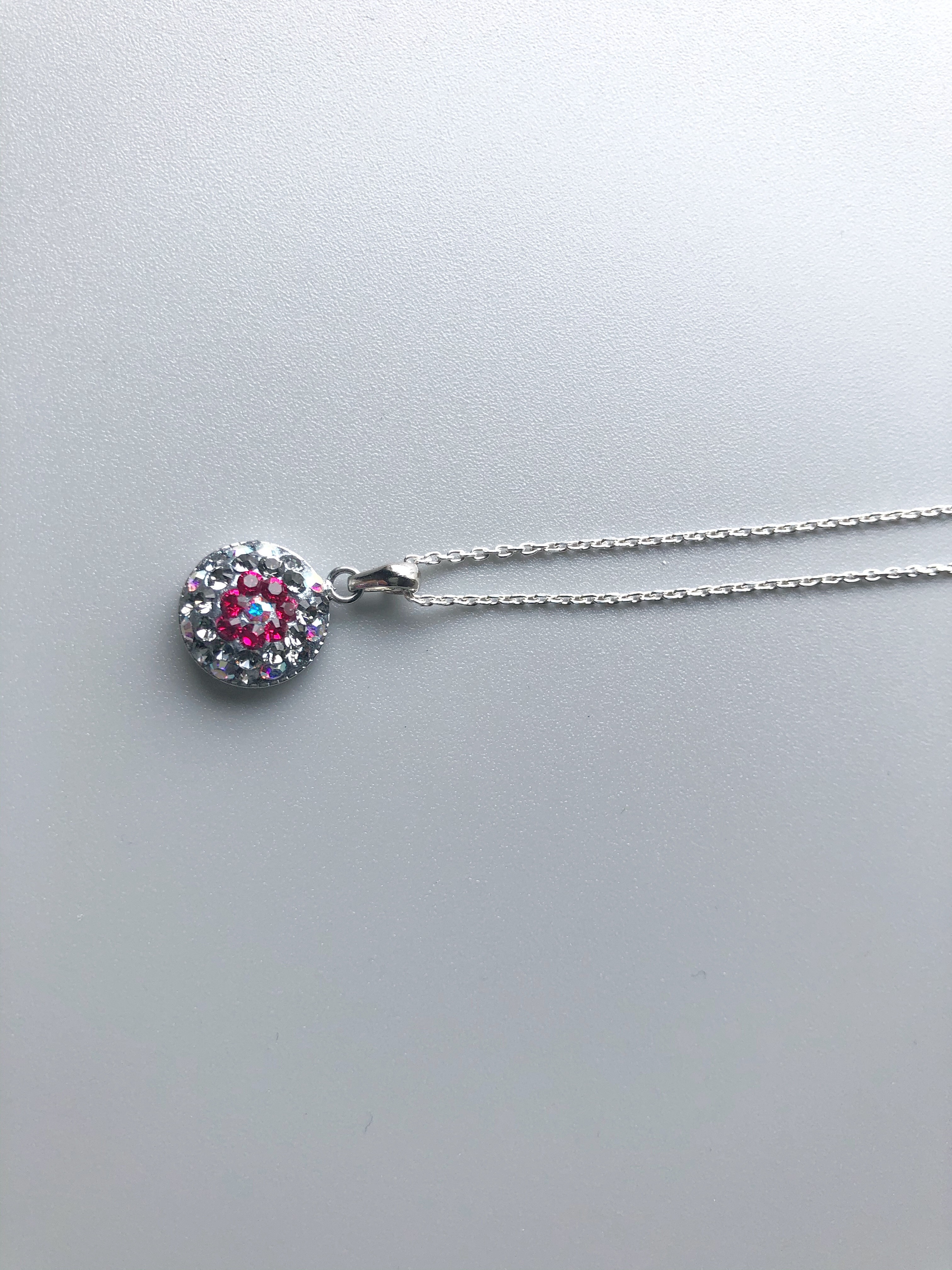 ローズフラワースワロフスキーネックレス