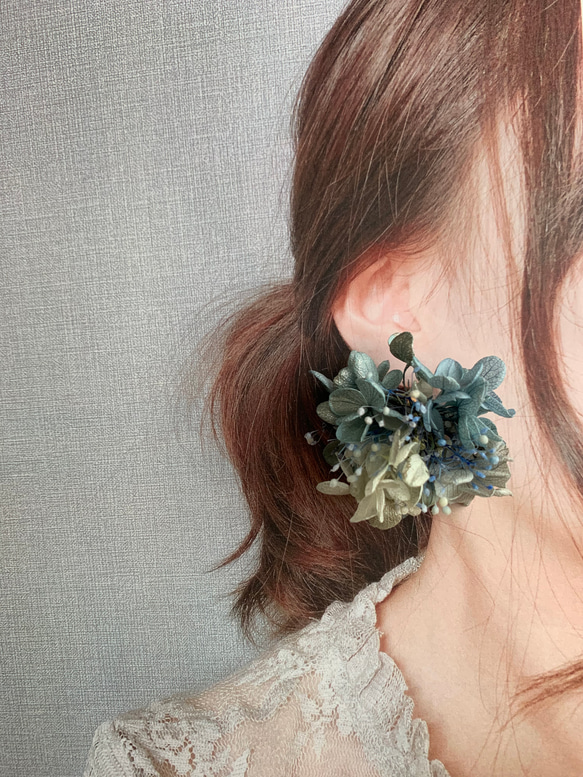 【natural blue gray(LL)】ドライフラワー　ピアス・イヤリング ブライダル 灰色と青 3枚目の画像