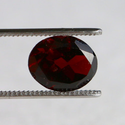 5.4ｃｔ　天然石　ガーネット　オーバル　ルース　 2枚目の画像