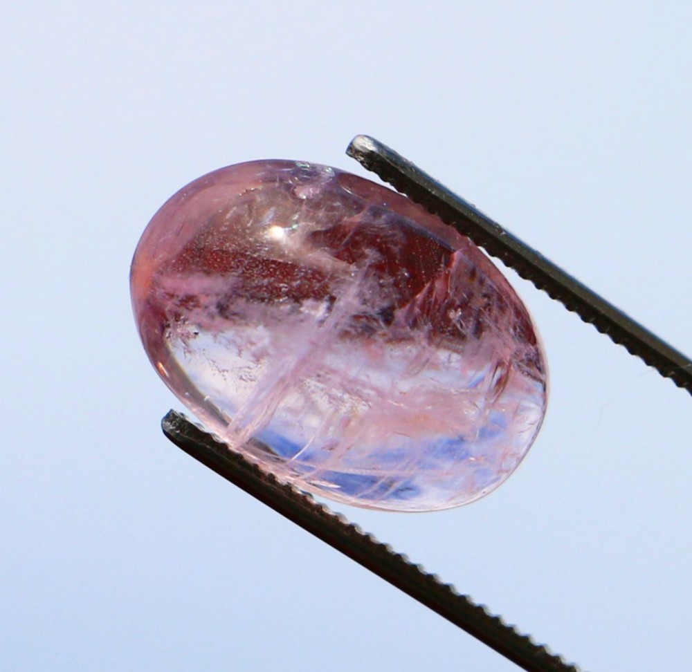 12.6ｃｔ　天然石　ピンクモルガナイト　オーバル　カボション