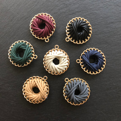 ［4pcs］レザー織ラウンドチャーム［レッド］ハンドメイド＊アクセサリーパーツ＊素材 5枚目の画像