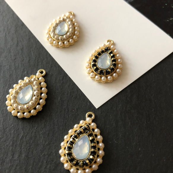 ［4pcs］パールビーズと樹脂ストーンの雫チャーム［2colorsMix］ハンドメイド＊アクセサリーパーツ＊素材 2枚目の画像