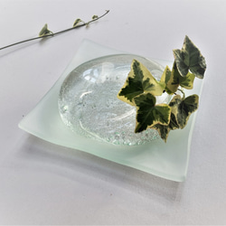 ガラスの一輪挿し　花器　水玉皿 1枚目の画像
