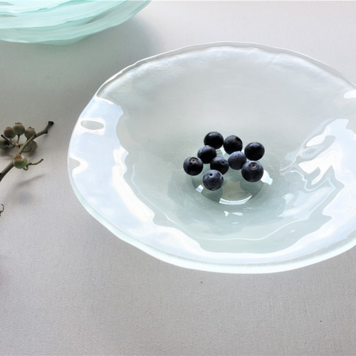 ガラスの器 ラムネ色の小鉢 高台 お椀・ボウル・鉢 スタジオ シャイン