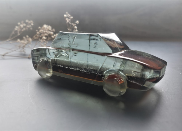 ガラスの車　置物　オブジェ 　金属箔茶色 5枚目の画像