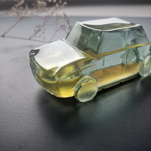 ガラスの車 置物 オブジェ 金属箔ゴールド 立体・オブジェ