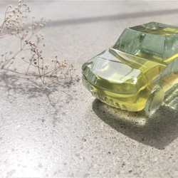 ガラスの車　置物　オブジェ 　金属箔ゴールド 8枚目の画像