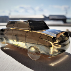 ガラスの車　置物　オブジェ　シルバーブラック 2枚目の画像