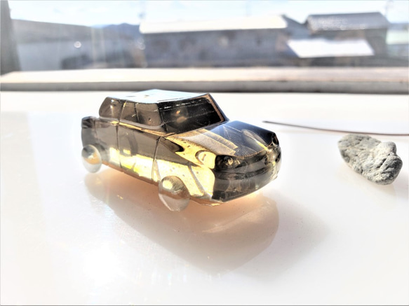 ガラスの車　置物　オブジェ　シルバーブラック 9枚目の画像