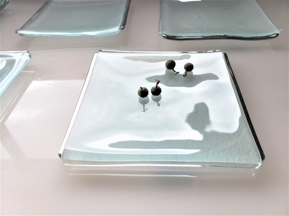 ガラスの器　プラチナ彩　小皿 5枚目の画像