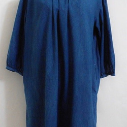 コットンリネンのインディゴ スモッグ ワンピース cotton linen Smock light indigo 1枚目の画像