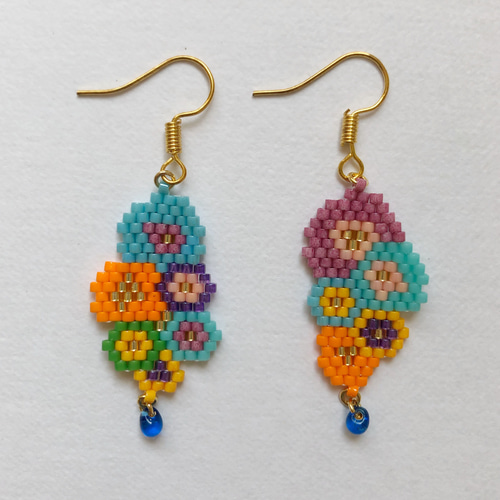 デリカビーズピアス/イヤリング Flowers ピアス（フック
