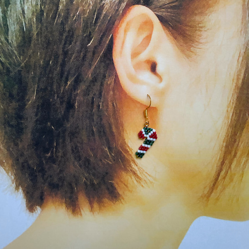 デリカビーズピアス/イヤリング クリスマスキャンディケイン ピアス 