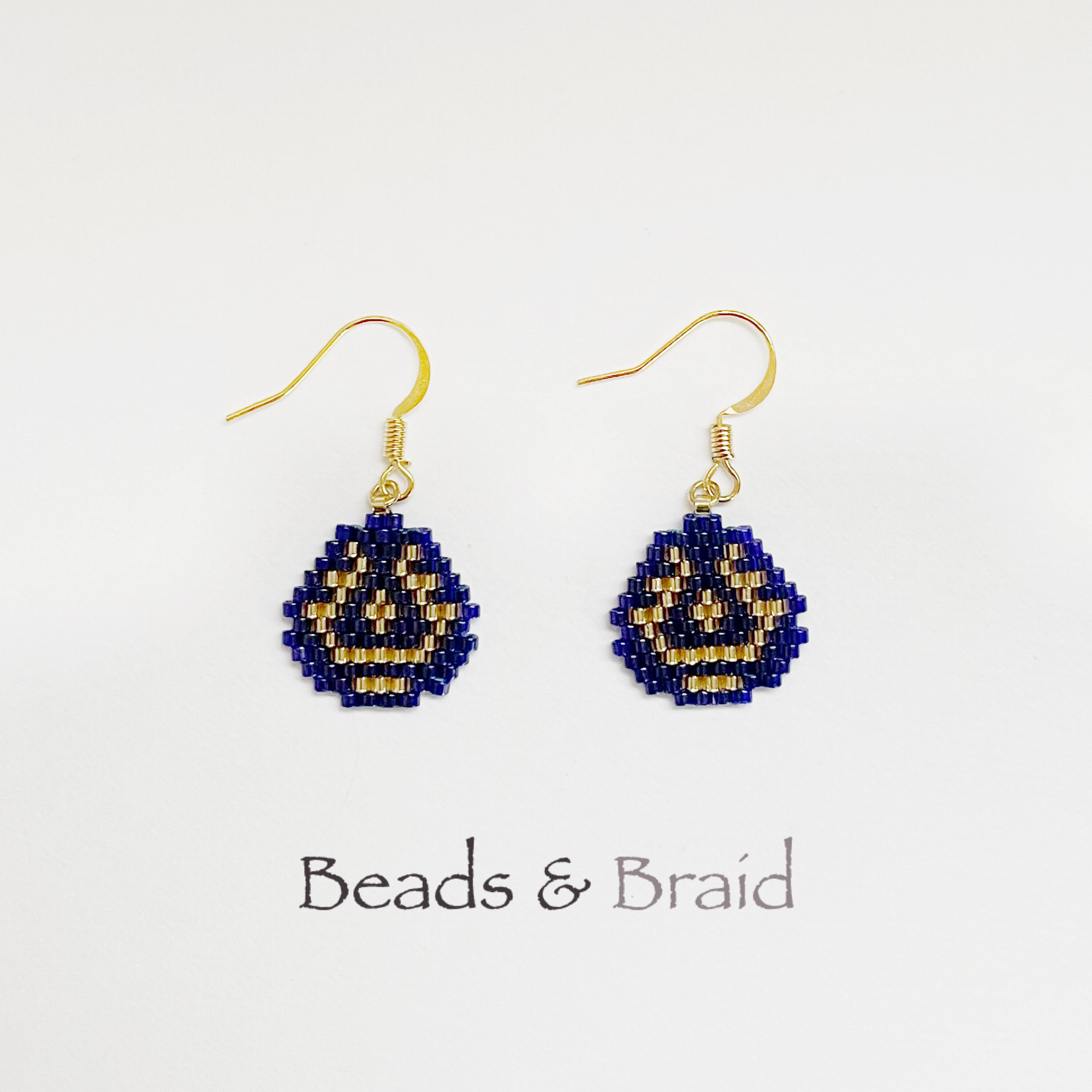 デリカビーズピアス◎北欧の馬ダーラナホースピアス◎ 緑系 #a016 デリカビーズピアス◎北欧の馬ダーラナホースピアス◎ 緑系 #a016